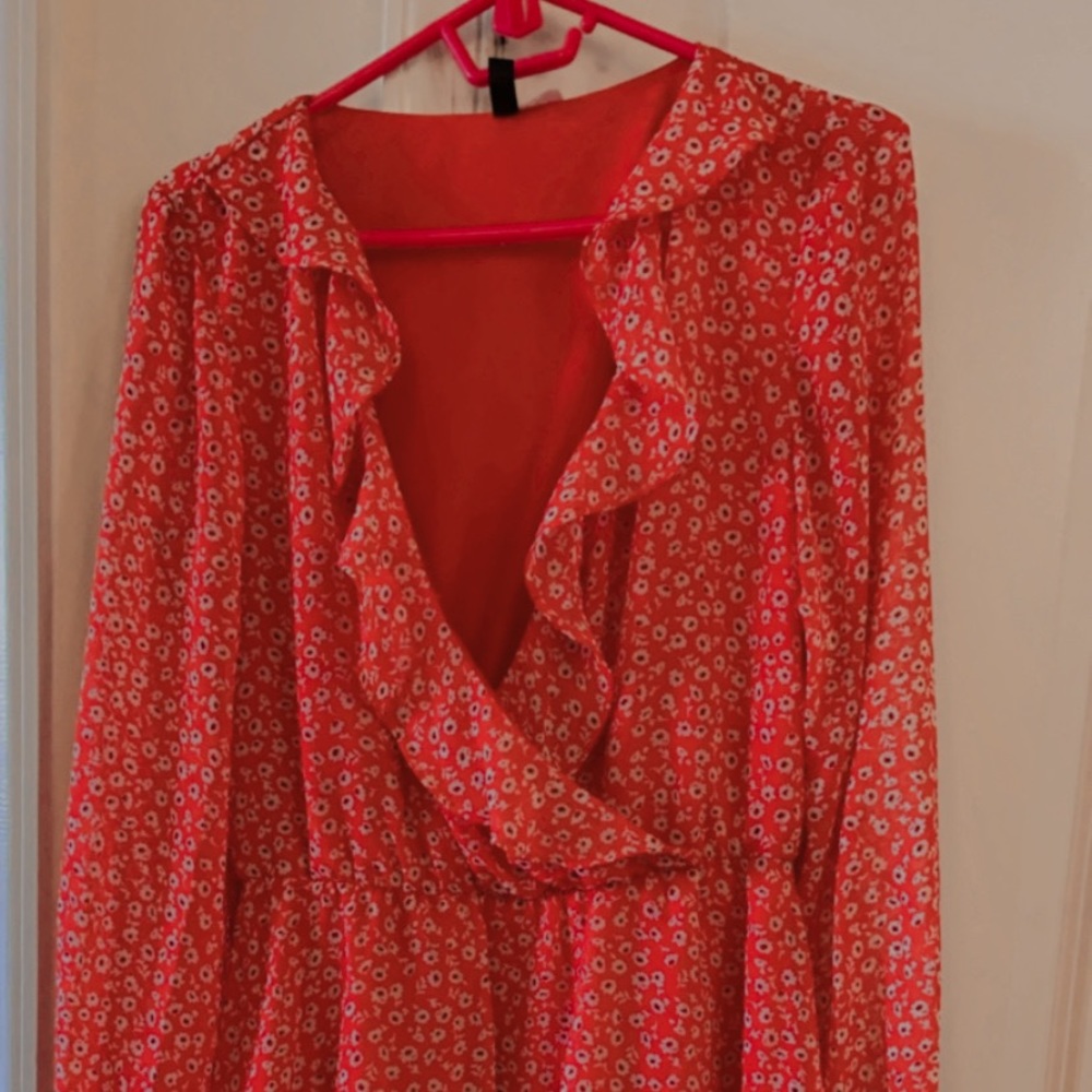 Wore Twice is a pretty orange floral HnM dress.